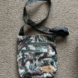 Dakine shoulder bag